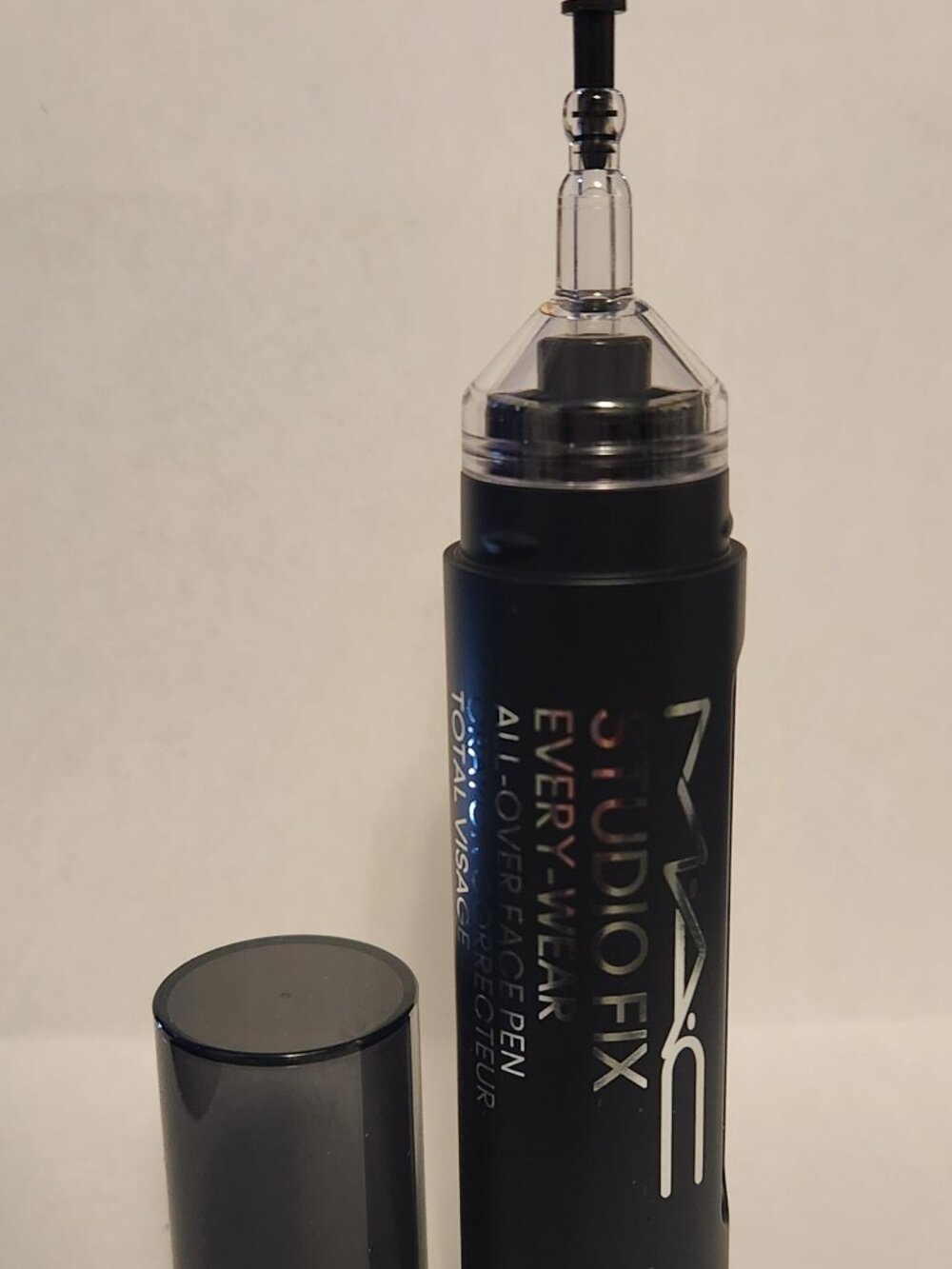 MAC Studio Fix Every-Wear All-Over Face Pen - NW60